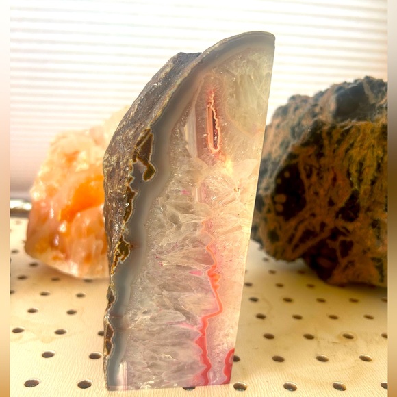 Agate pink geode polished stone crystal - Picture 3 of 6